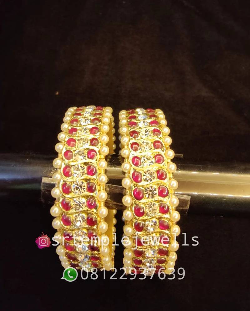 S. Bangle (3 Stone)